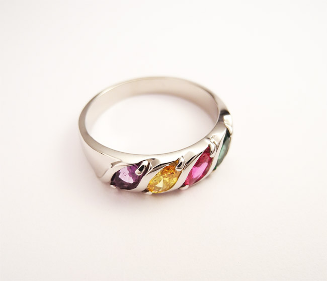 prstan materinski v belem zlatu