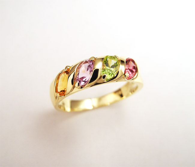 materinski prstan peridot